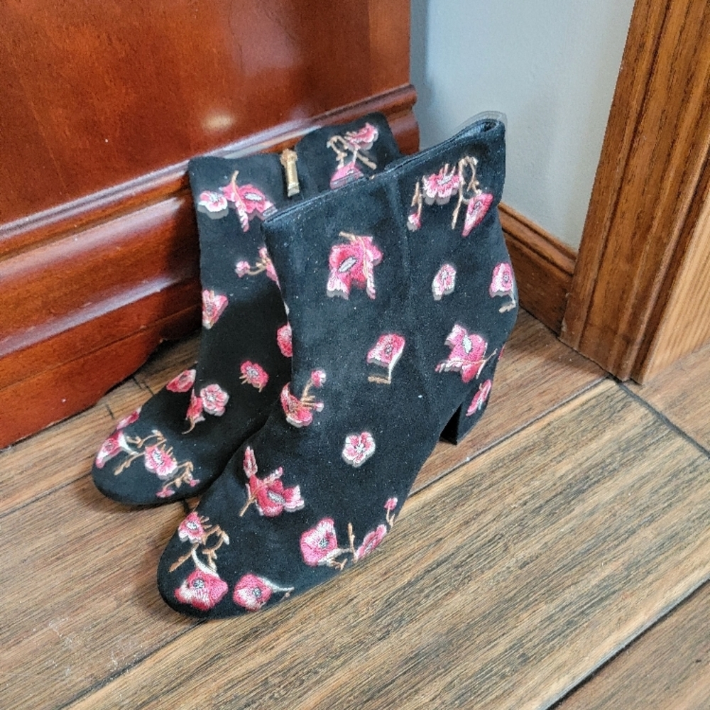 Karl Lagerfeld Black and Pink Heeled Boots